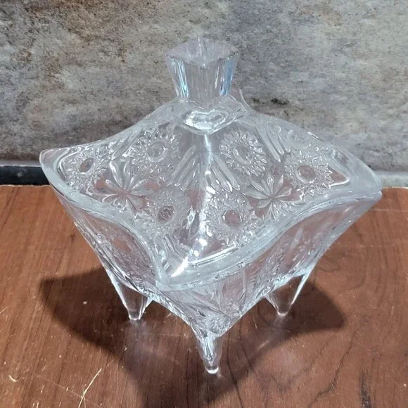 Vintage Swirl Square Cut Glass Lidded Footed Candy Jar Trinket Dish - Picture 6 of 9